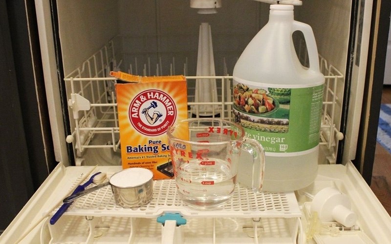 پودر یا مایع جرم گیر مخصوص ماشین ظرفشویی